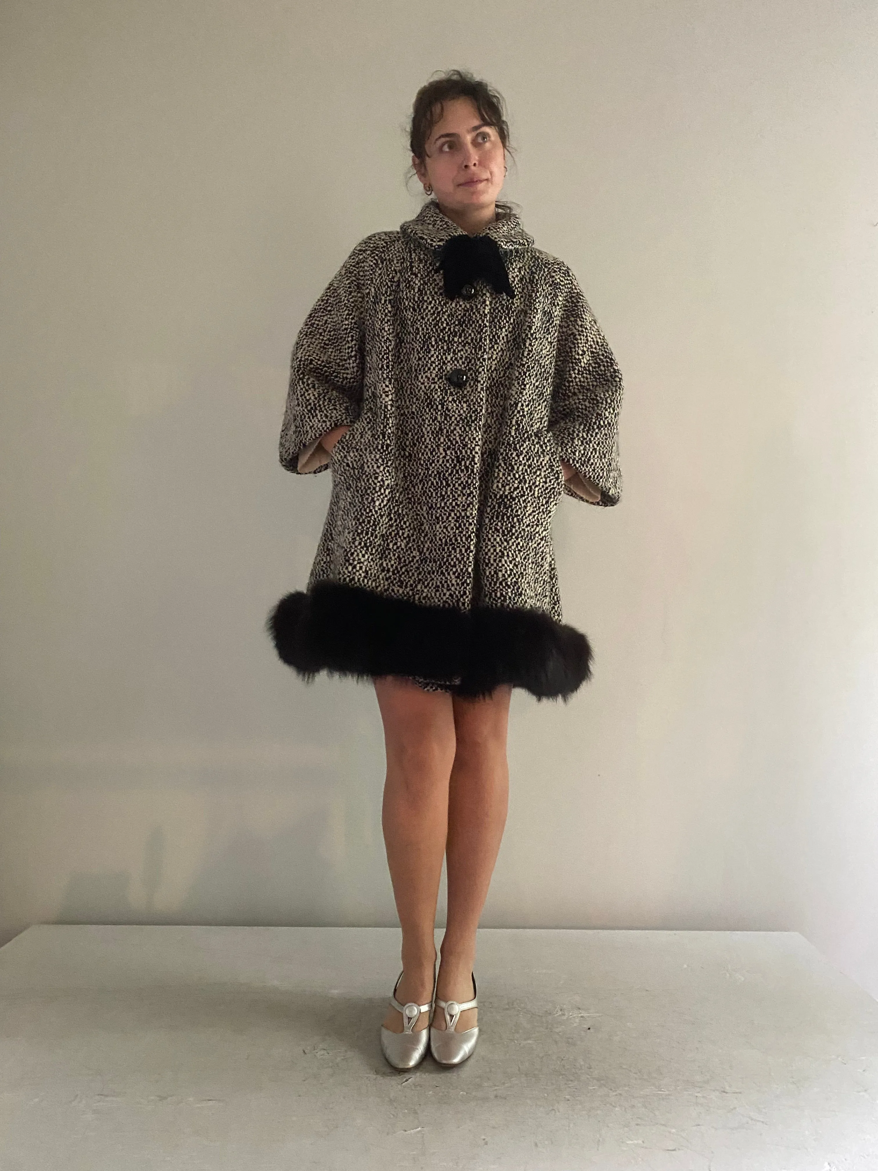 Adorable 1960's Lilli Ann Trapeze Style Tweed Coat With Velvet Bow / Medium