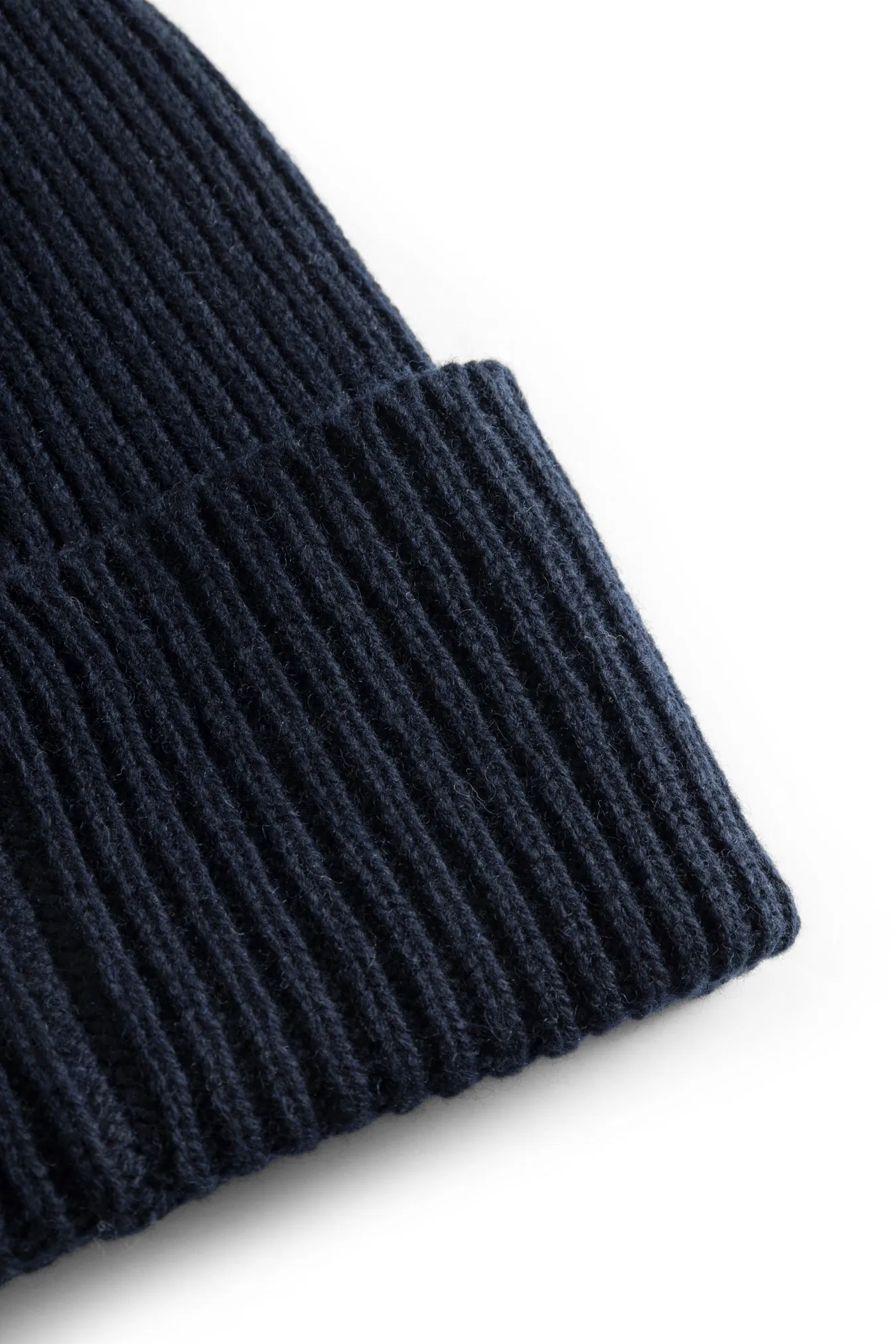 Merino Lambswool Rib N Logo Beanie Dark Navy