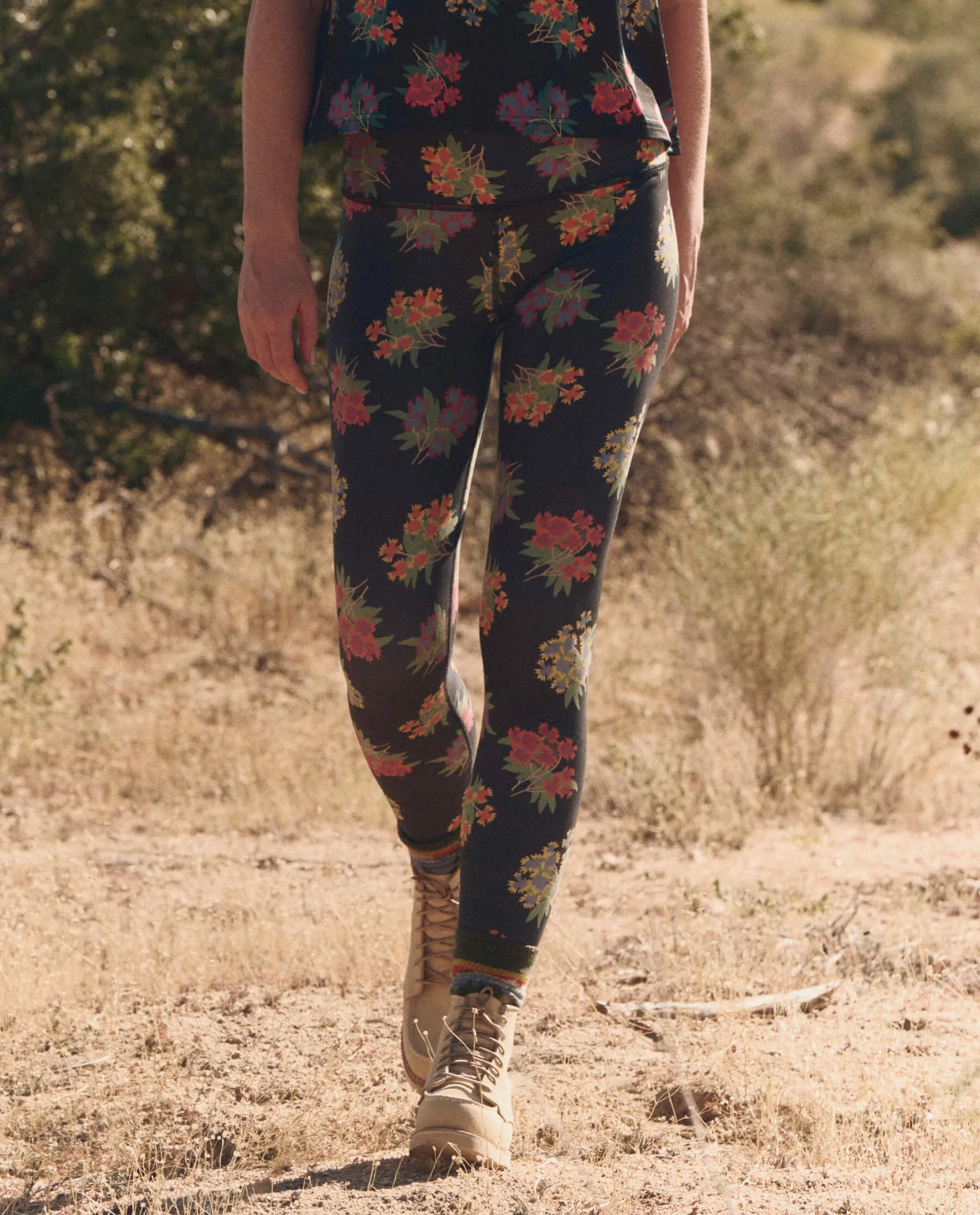 The Journey Legging. -- Black Palisade Floral